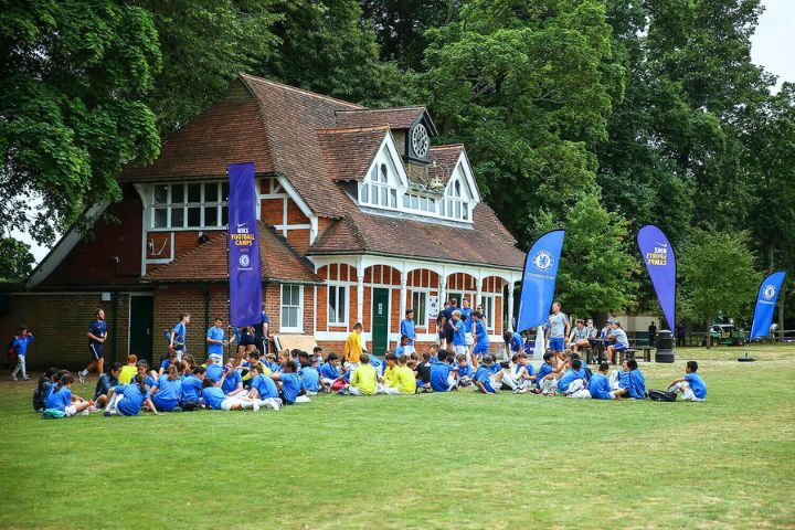 internado charterhouse school futbol