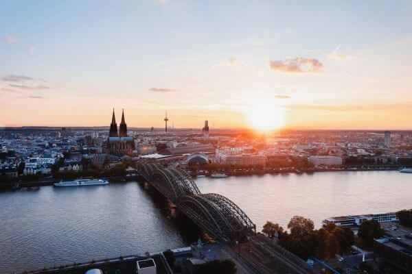 Vista desde lo alto de la ciudad de Colonia en Alemania