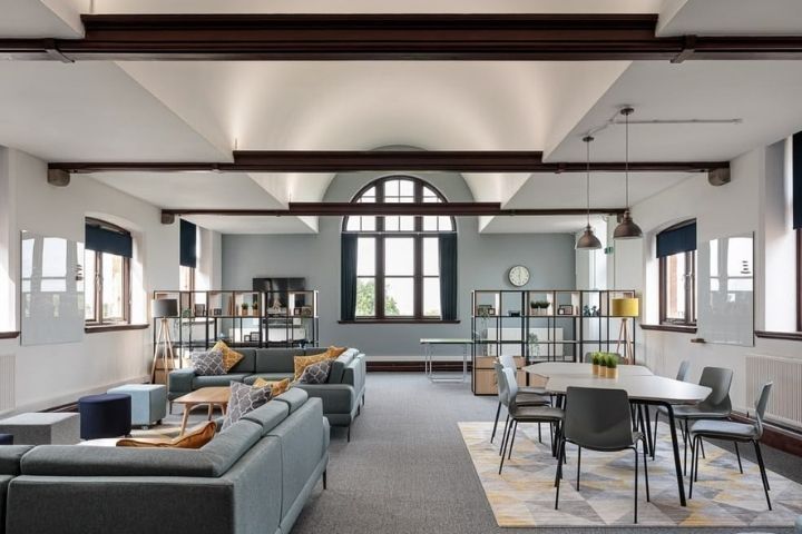 Sala común de la residencia de estudiantes del campamento de verano en Londres en St Margarets