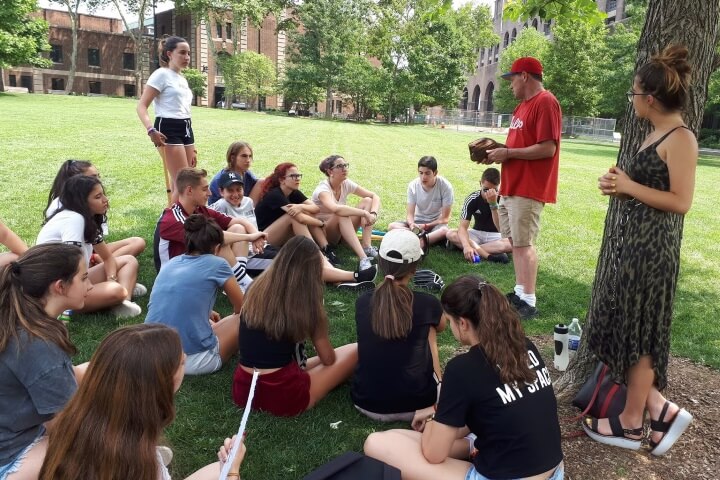 clase de baseball en filadelfia