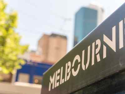 Cartel en el que indica Melbourne